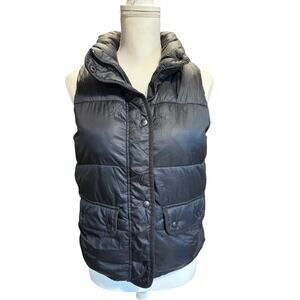 ABERCROMBIE AND FITCH SLEEVELESS WATER RESISTANT SMALL ADULT BLUE SNAPS SHUT